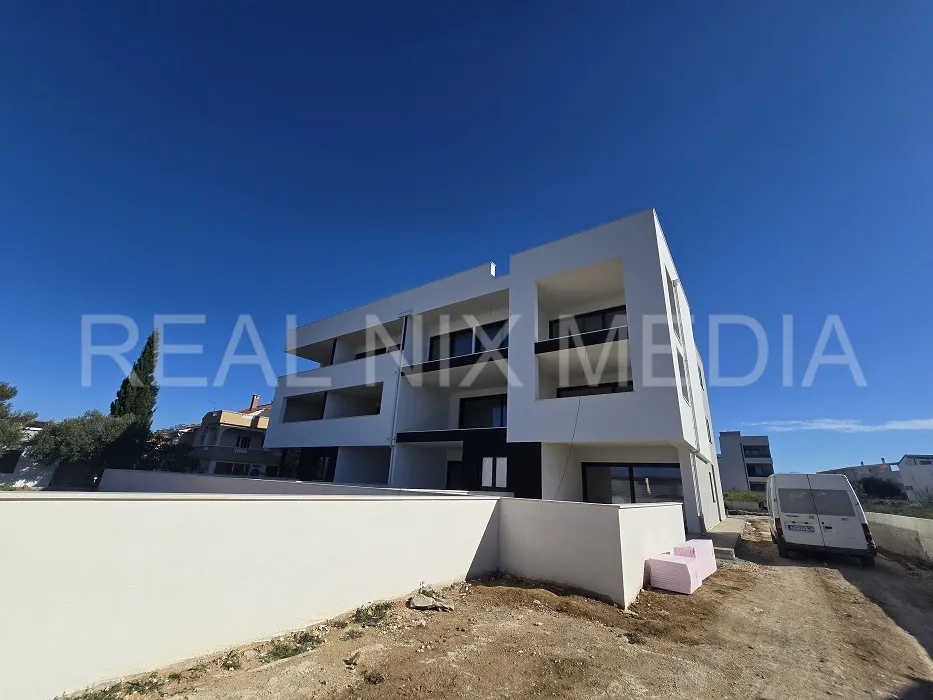 vrhunska novogradnja uz more. apartman - 3 sobe. pogled na more. - slika 13