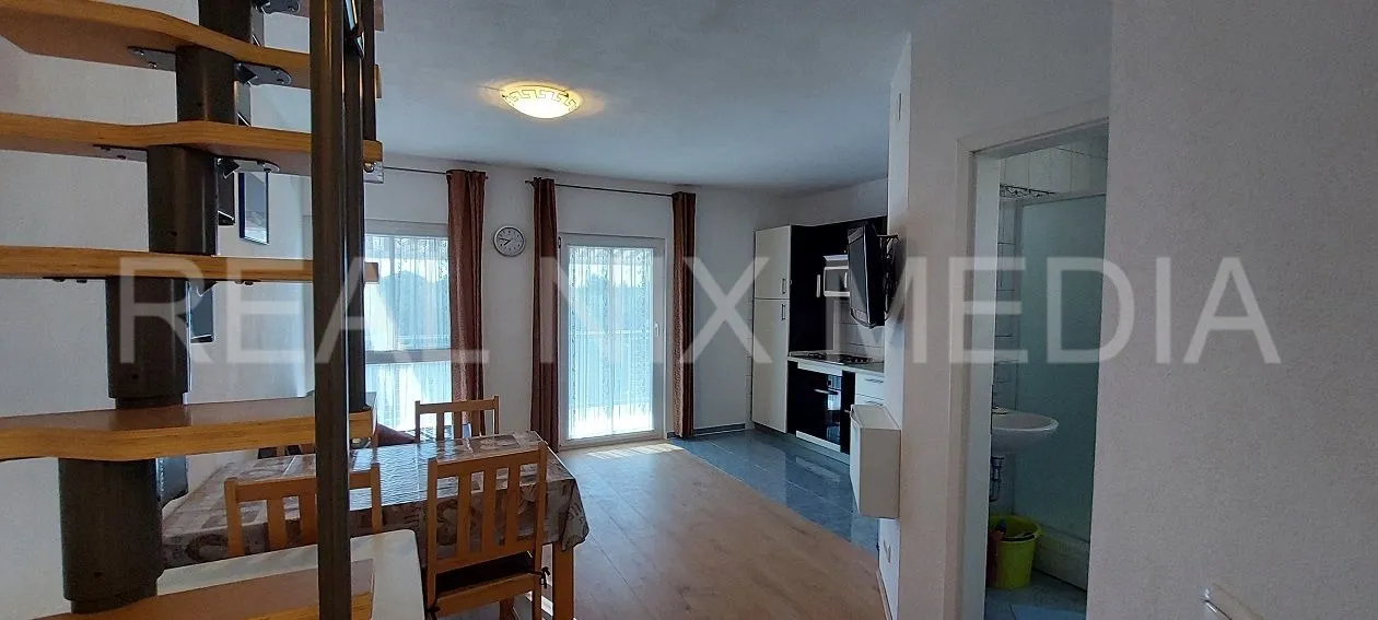 privlaka- 80 m do mora! 4 apartmana! - slika 10