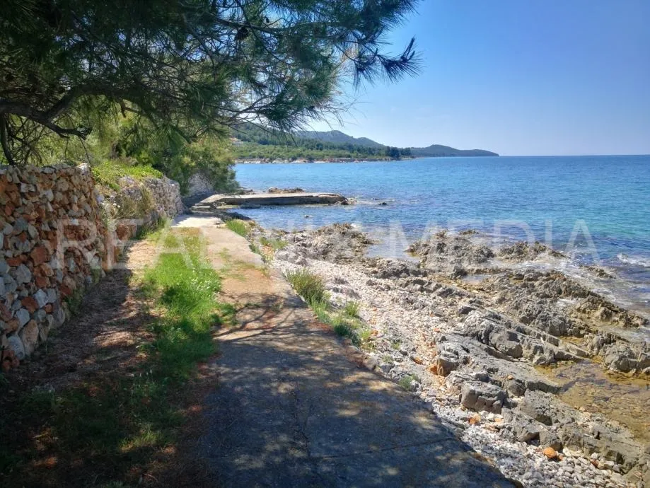 SUTOMIŠĆICA – Prvi red do mora, 1.370 m², pogled na Zadar! - Sutomišćica, Preko