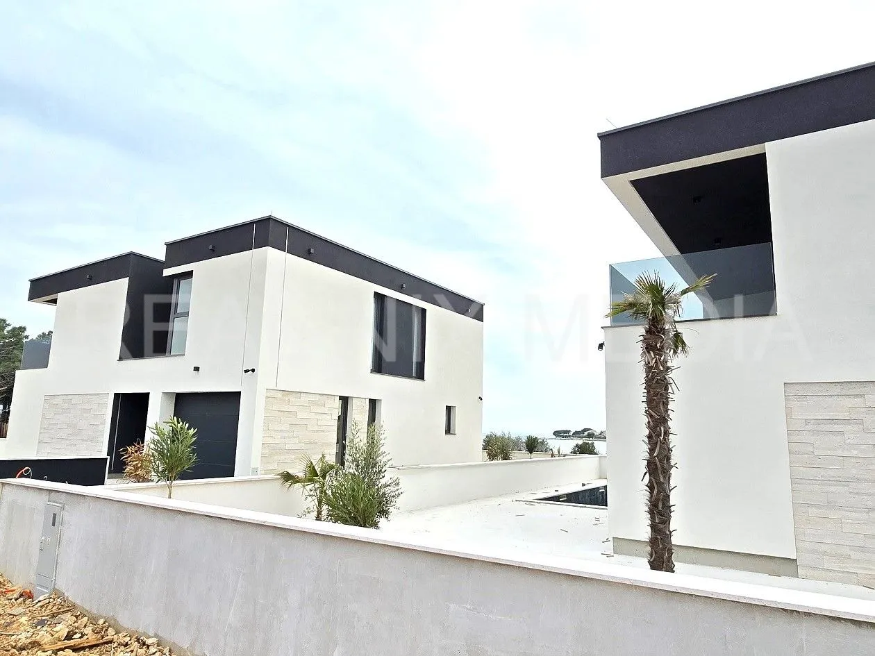 privlaka-luksuzna villa sa bazenom! useljivo odmah! - slika 1