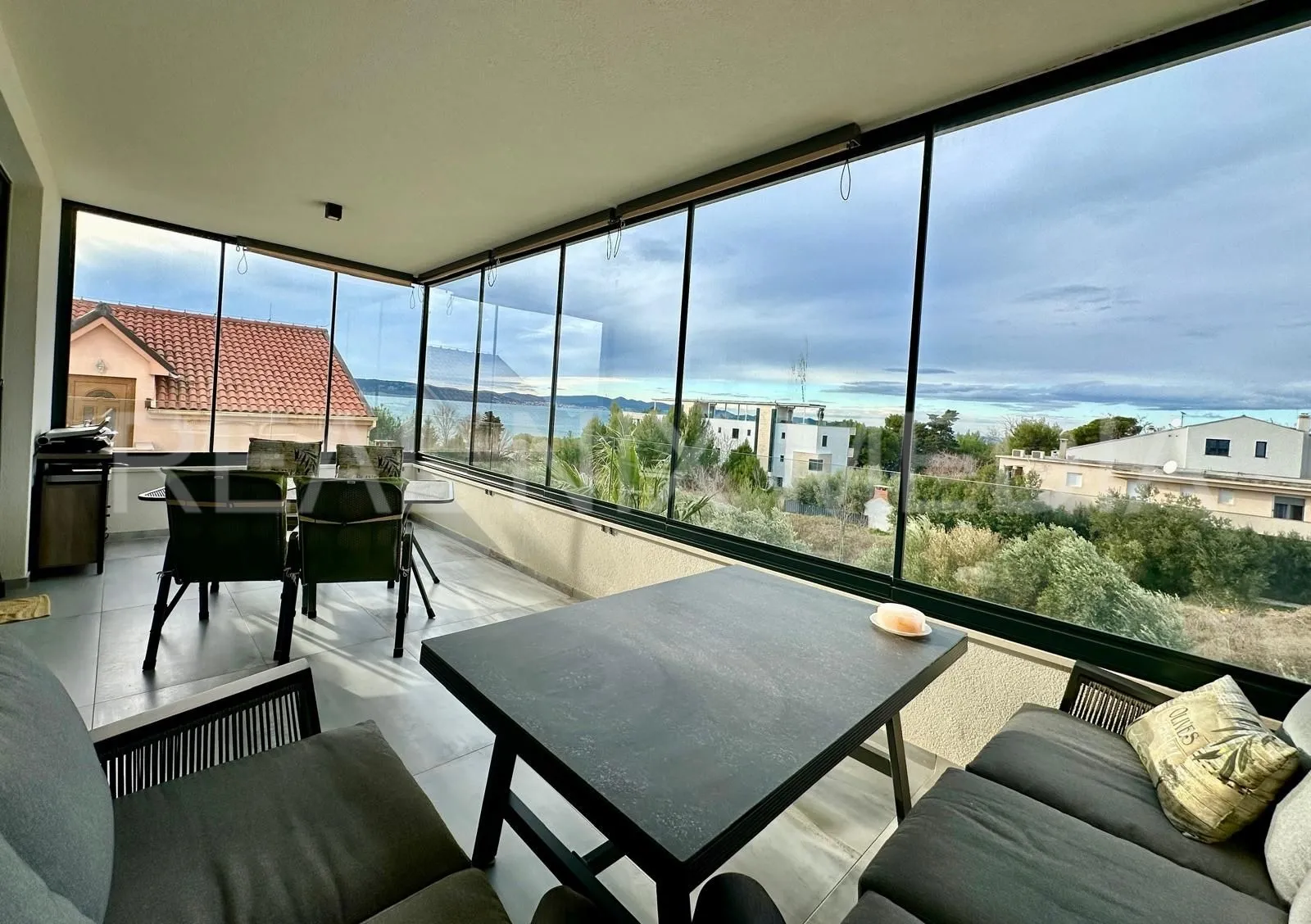 Bibinje-NAMJEŠTEN PENTHOUSE SA KROVNOM TERASOM I POGLEDOM NA MORE! - Bibinje, Bibinje