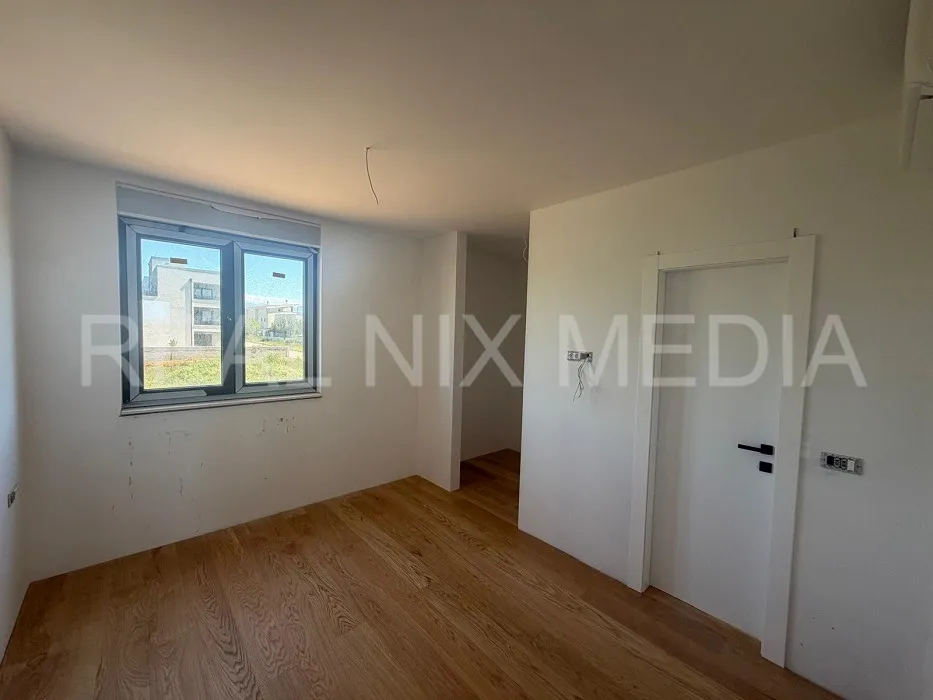 vrhunska novogradnja uz more. apartman - 3 sobe. pogled na more. - slika 8