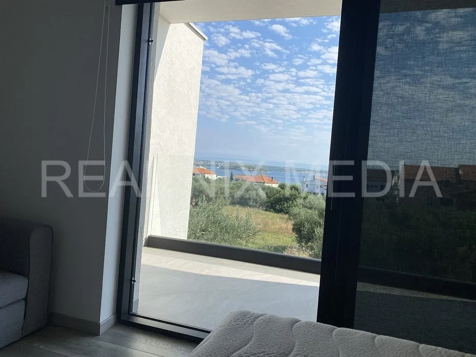 prekrasna obiteljska kuća u tkonu – 120 m od plaže, novogradnja 2020. - slika 6