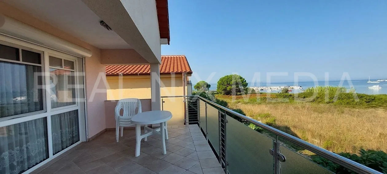 privlaka- 80 m do mora! 4 apartmana! - slika 1