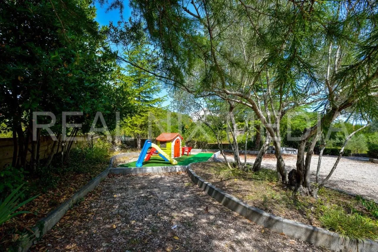 kukljica-villa sa 8 apartmana! bazen! uređena okućnica 1700 m2! - slika 3