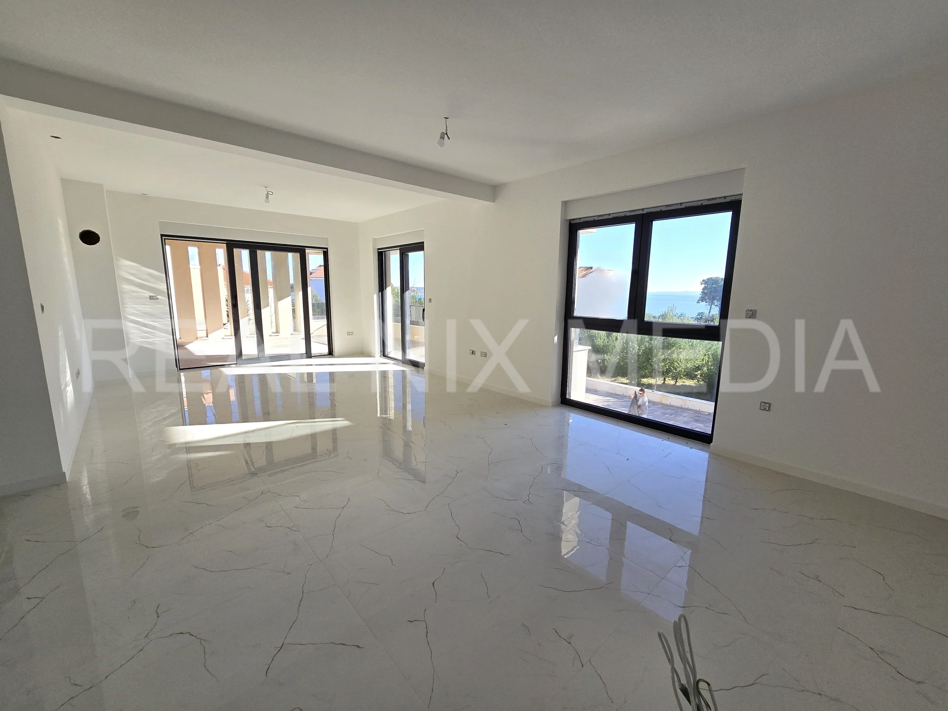 penthouse 171 m2. krovna terasa. lift! 60 metara do mora. - slika 6