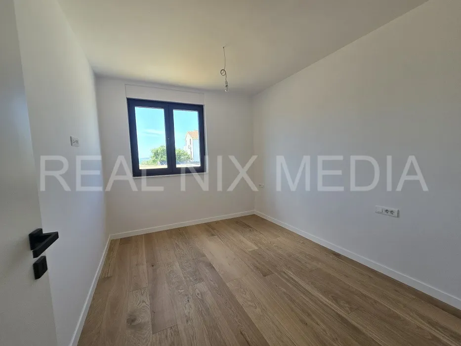 privlaka - novogradnja! luksuzan apartman sa 2 sp.sobe! 90 m do mora! - slika 5