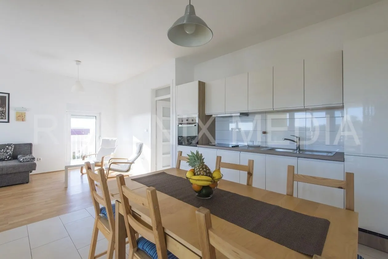 privlaka- apartman 76 m2, 2. kat! 3 sp.sobe! 90 m do mora! - slika 4