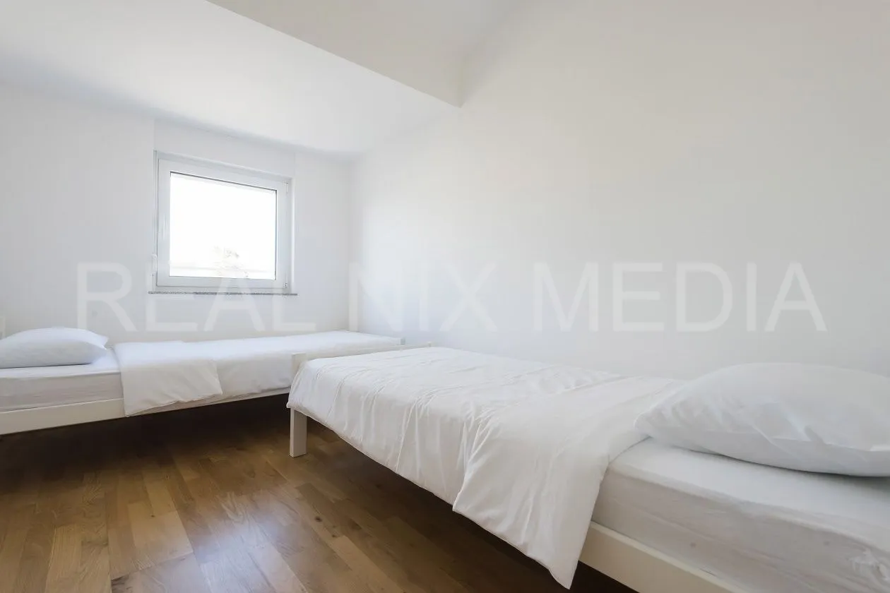 privlaka- apartman 76 m2, 2. kat! 3 sp.sobe! 90 m do mora! - slika 14