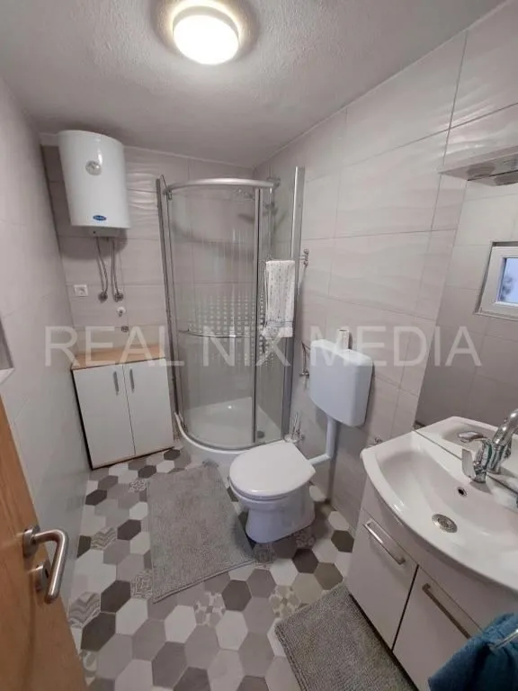 kuća prodaja zukve 195.43 m2 - slika 2