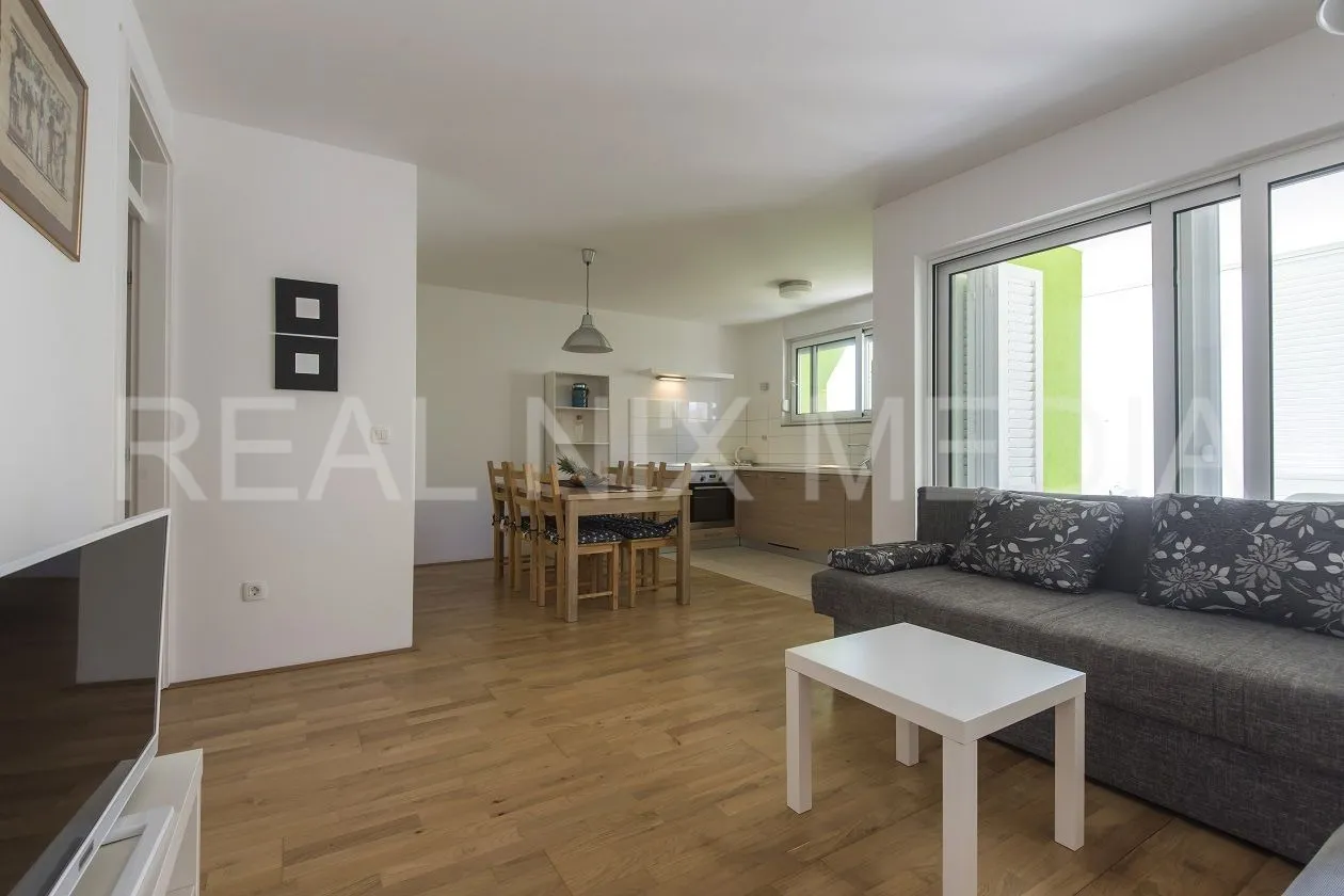 apartman 90 m od mora s vrtom – privlaka, top lokacija! - slika 10