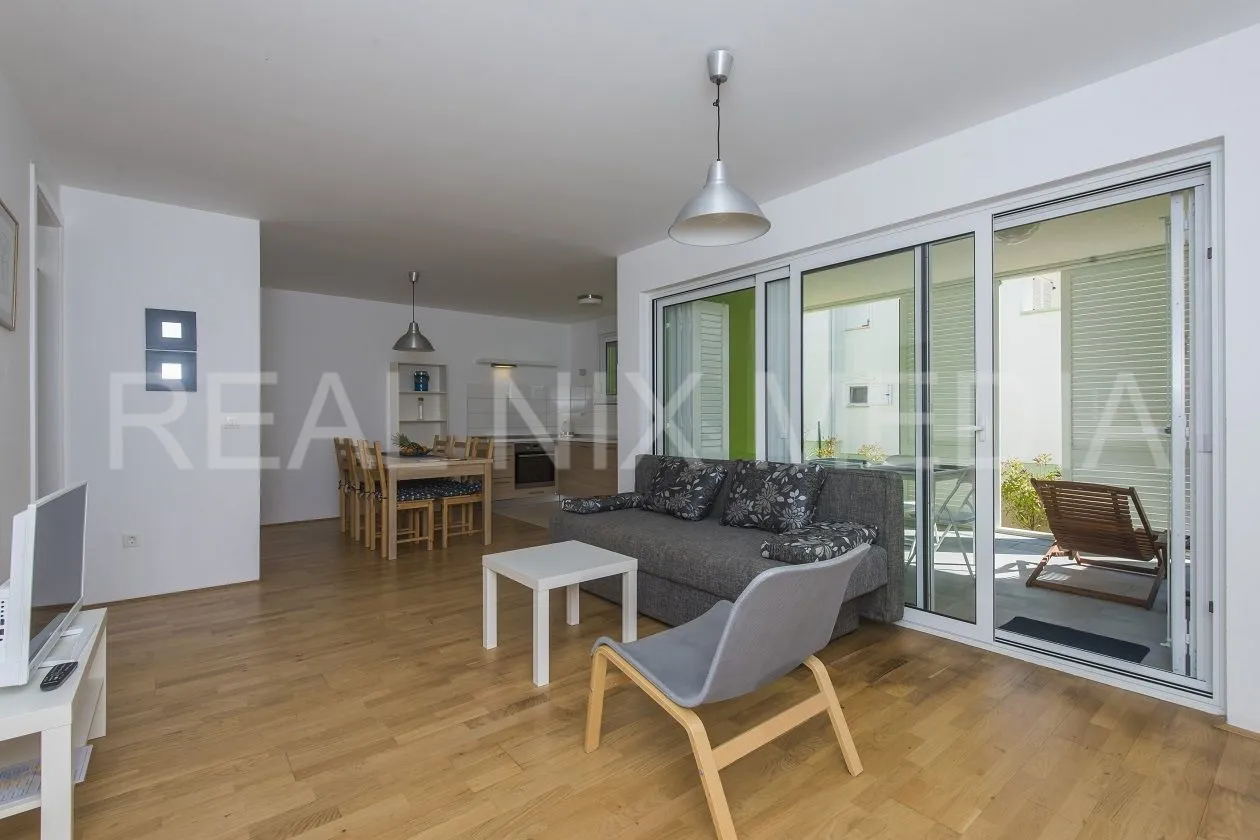 apartman 90 m od mora s vrtom – privlaka, top lokacija! - slika 19