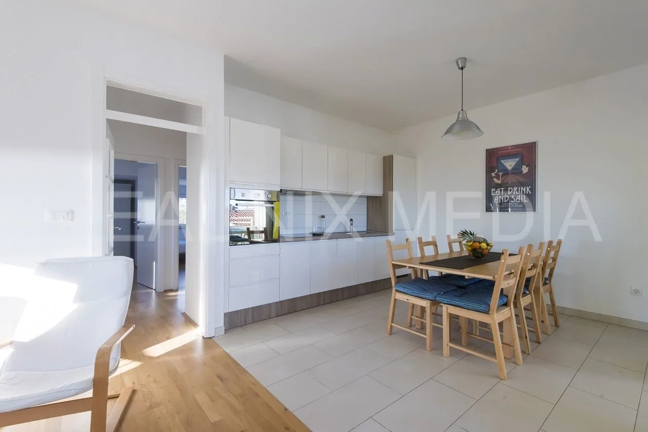 privlaka- apartman 76 m2, 2. kat! 3 sp.sobe! 90 m do mora! - slika 3