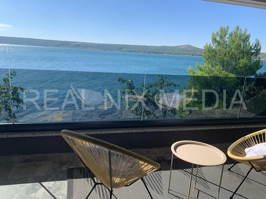 vaša privatna oaza uz more – vila s pogledom koji oduzima dah - slika 4