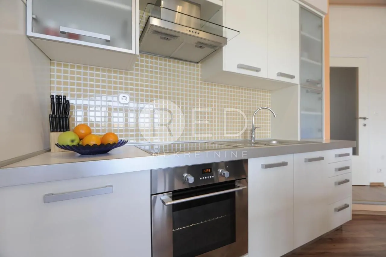 uhodan restoran i 2 apartmana 5 metara od mora - bibinje, zadar - slika 4
