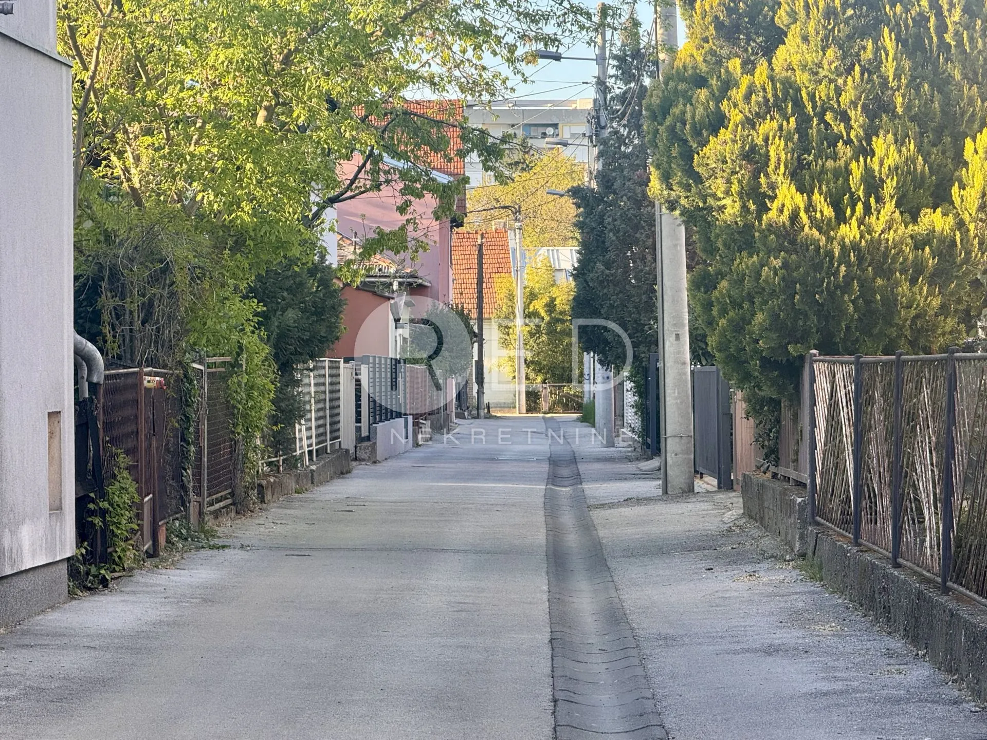 trnje dvoetažni stan 3s stan najam - slika 24