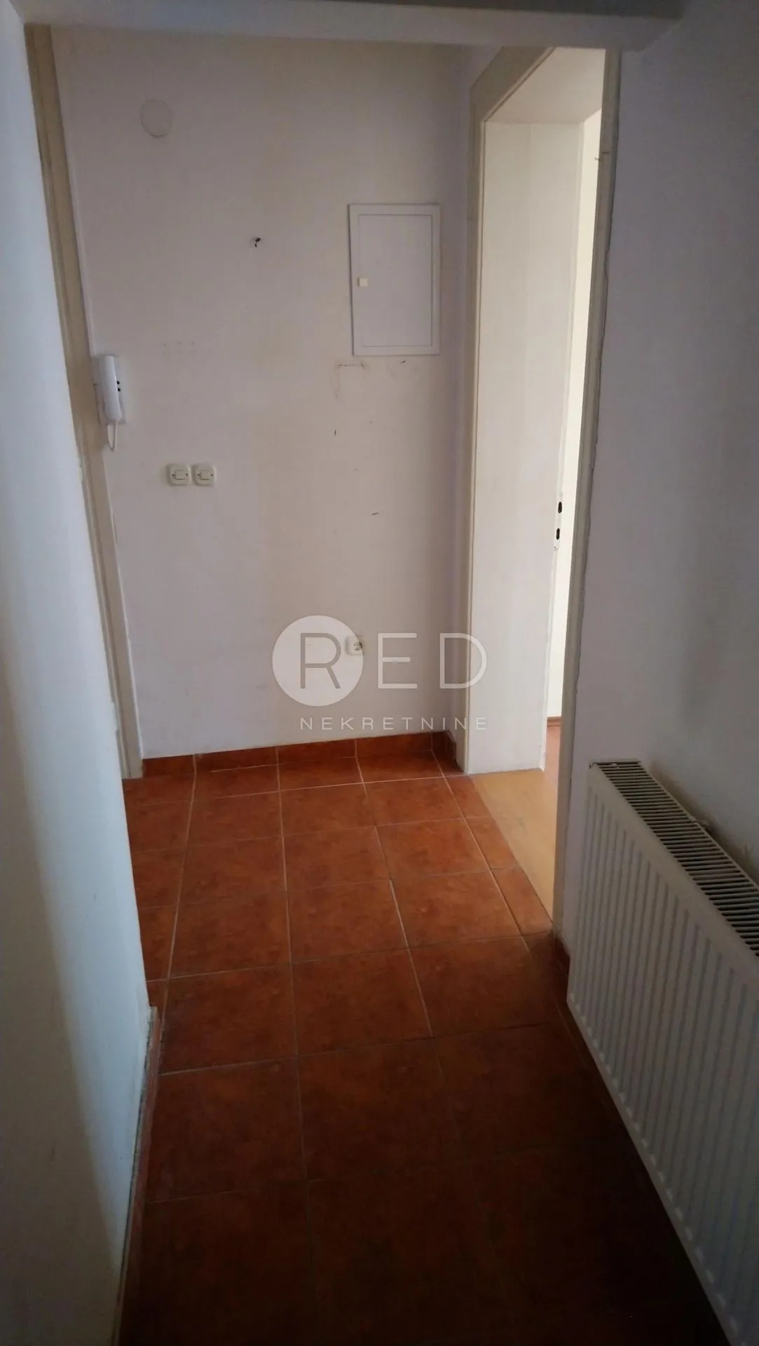 stan 100 m2 centar osijeka - slika 10