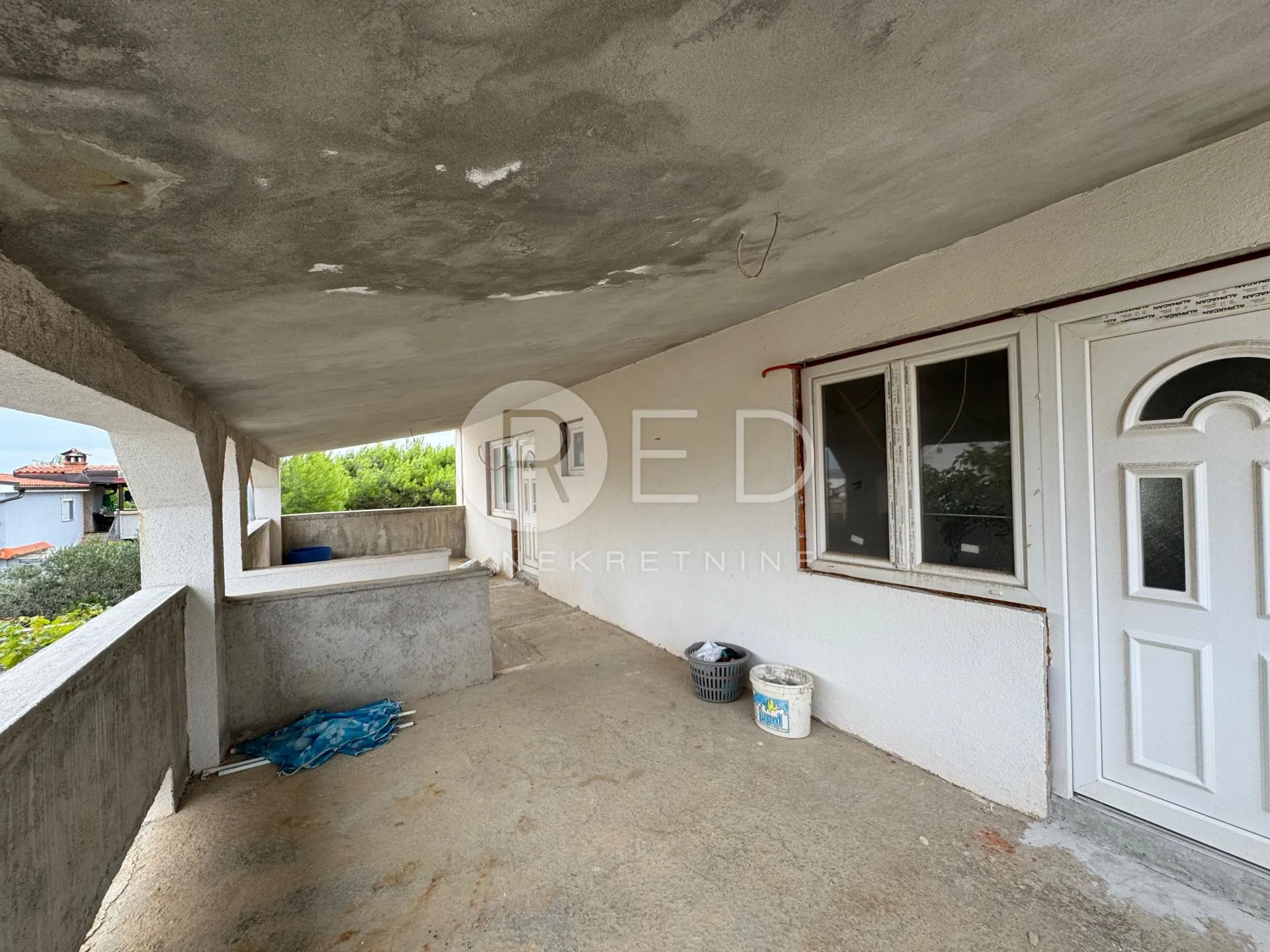 prodaja kuće/vikendice na otoku viru - 4 apartmana - slika 7