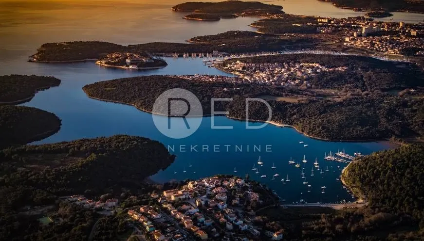 vinkuranska vala - građevinsko zemljište 1.red uz more, 773 m2 - slika 2