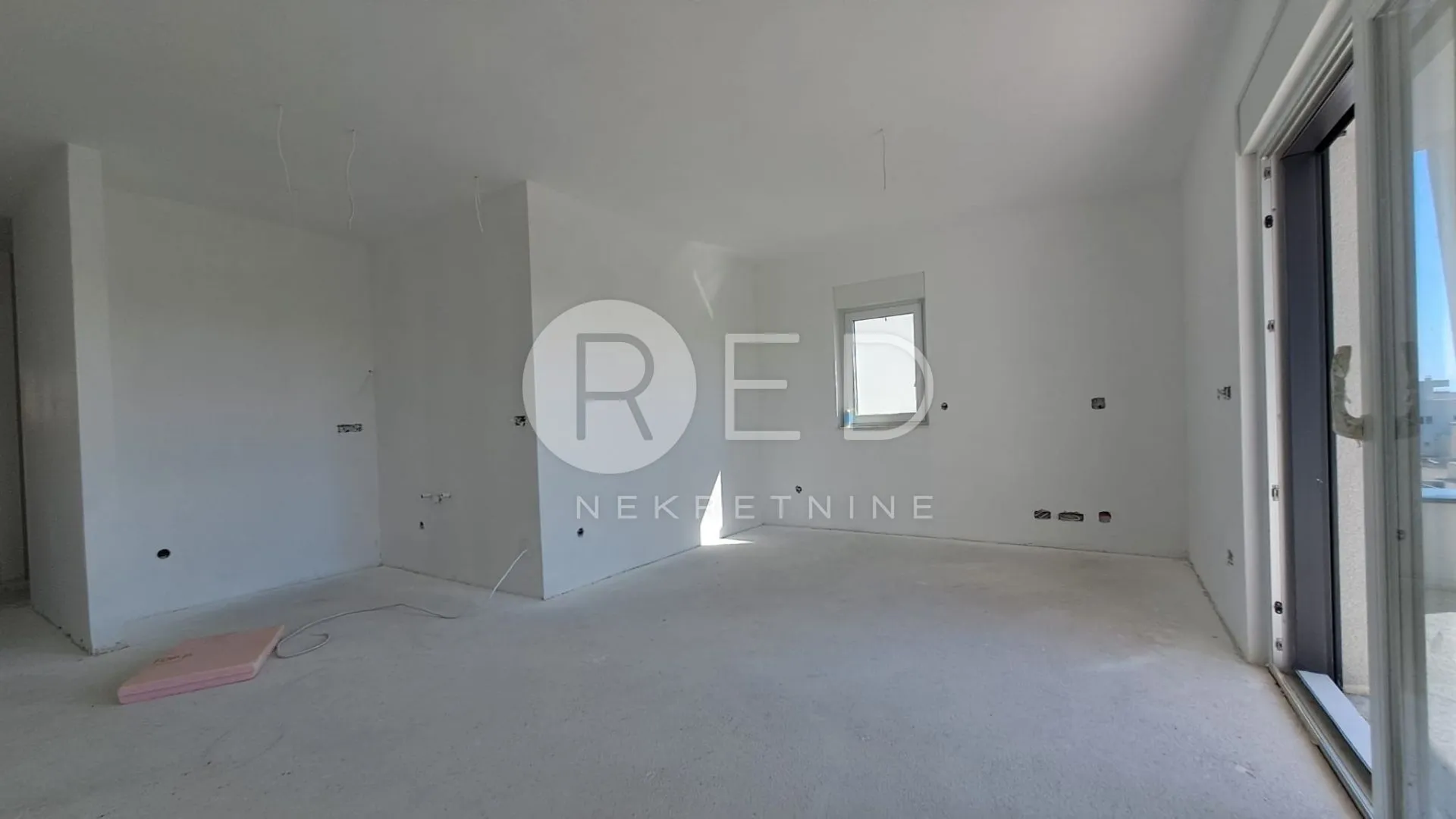 vodice dvoetažni stan 99,57m2 useljiv 6.mj - slika 9
