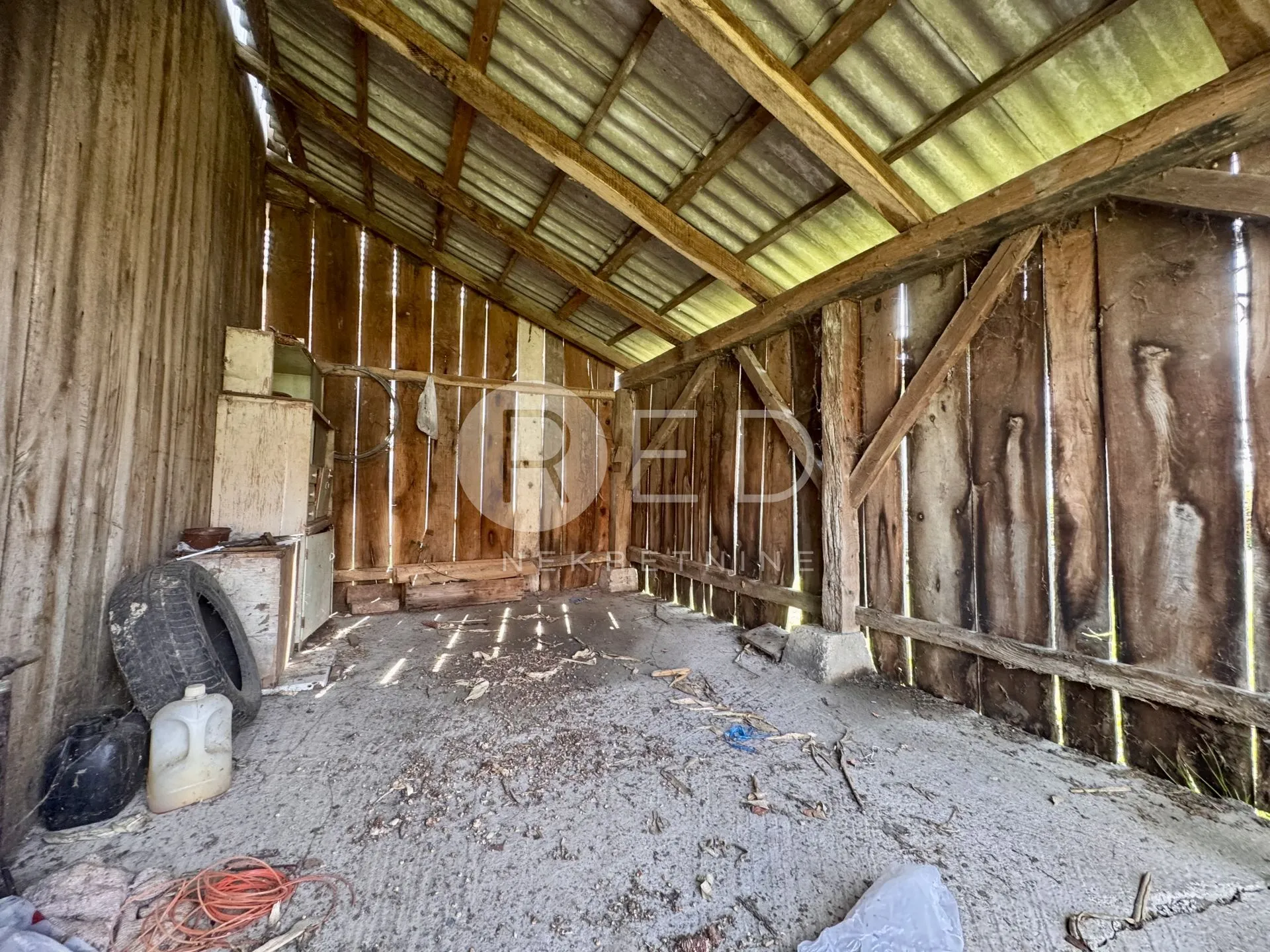 kuća 100m2 i gospodarske zgrade 156m2, u okolici pisarovine - slika 23