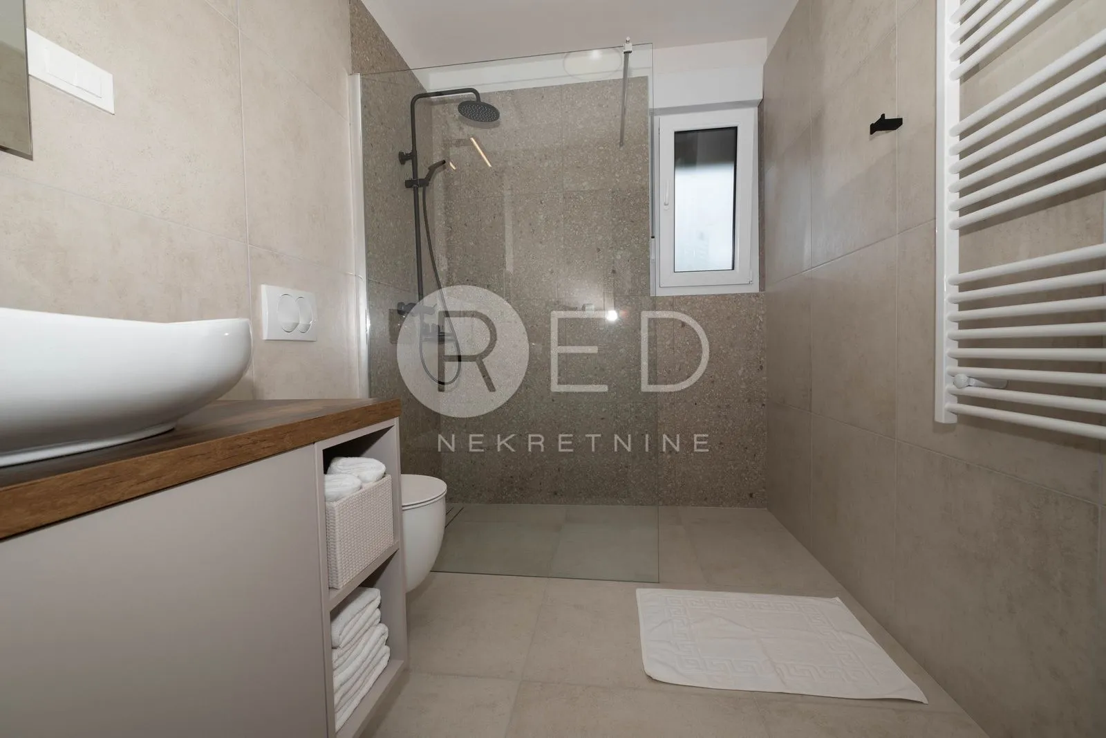 okolica krka - luksuzna vila na mirnoj lokaciji, 170 m2 - slika 9