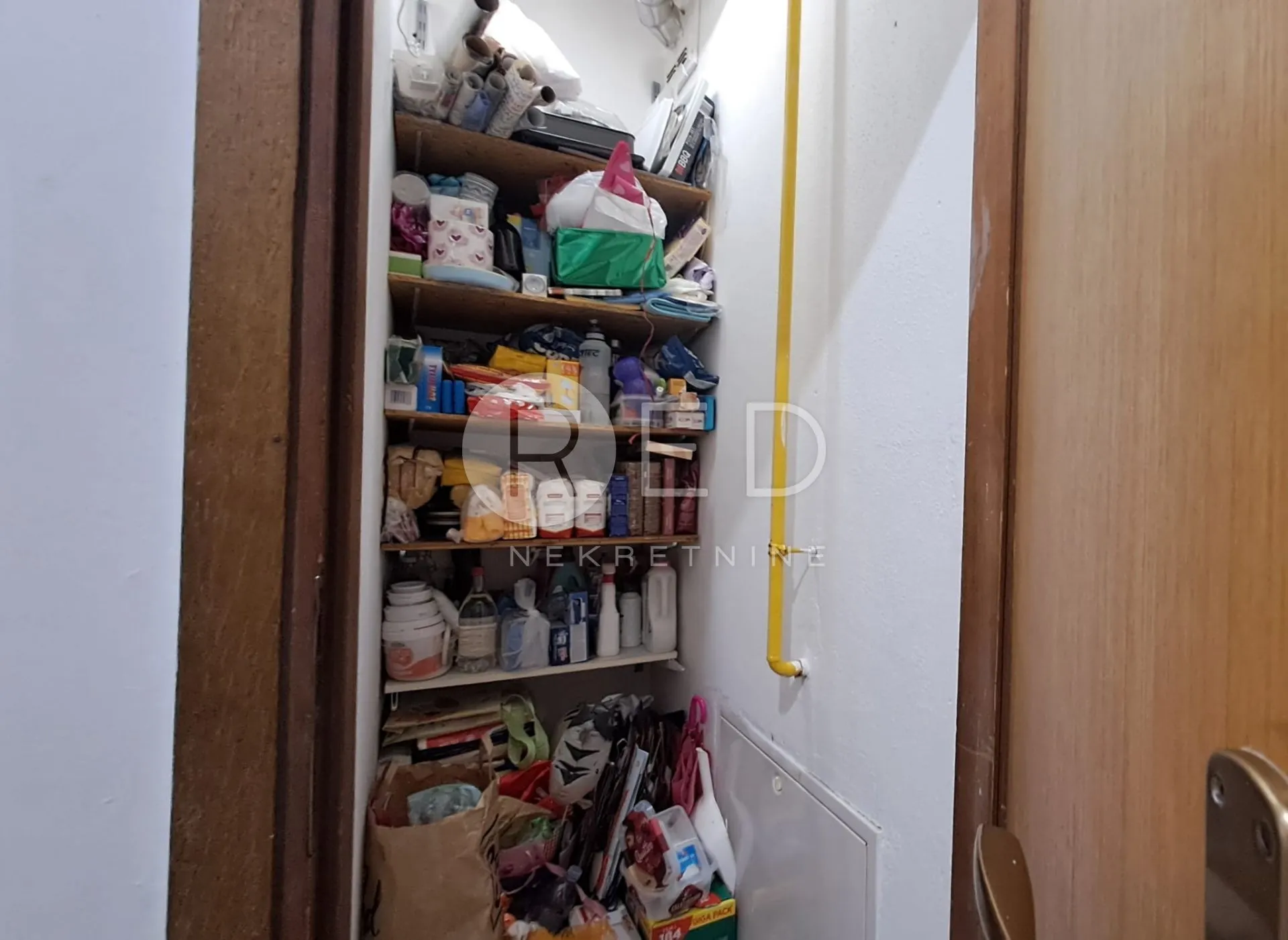 sl.brod stan centar 90m2 3.kat lift - slika 13