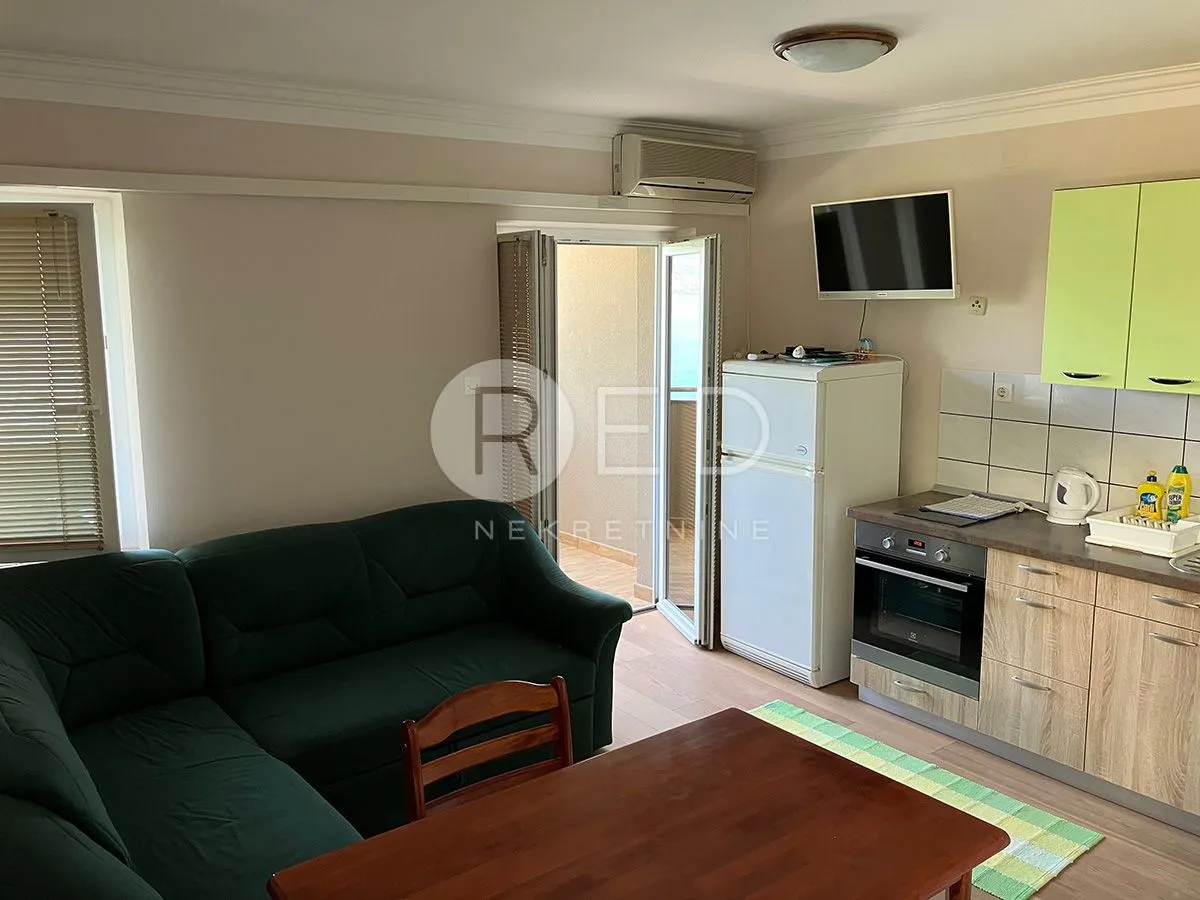 apartmanska kuća prvi red do mora - donji karin - slika 12
