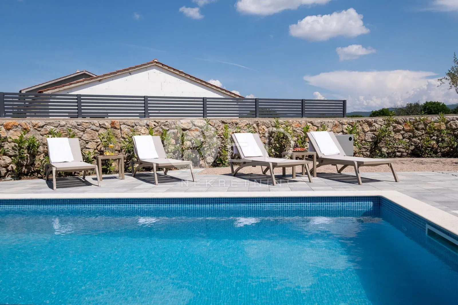 okolica krka - luksuzna vila na mirnoj lokaciji, 170 m2 - slika 14