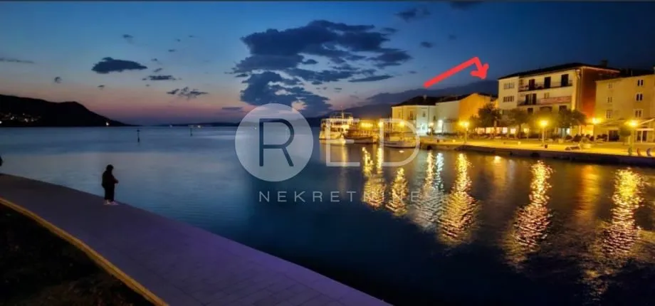 pag centar kuća 60m more - slika 11