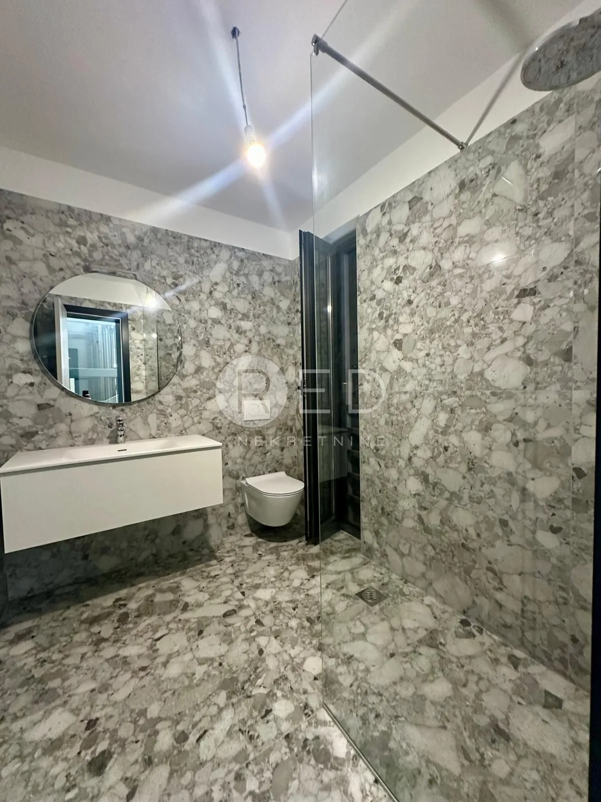 ekskluzivna vila na odličnoj lokaciji, 80 m od mora - sukošan - slika 23