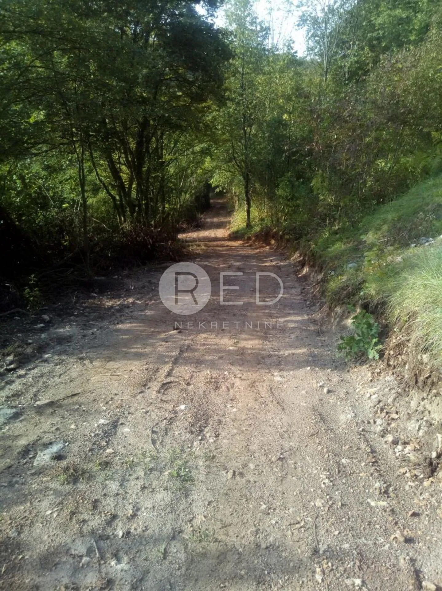 prodaja zemljišta u blizini plitvica - 8972 m2 - slika 3