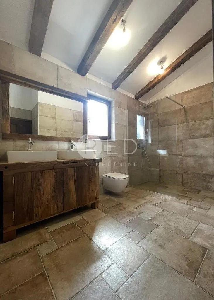 otok krk, okolica dobrinja - impresivna kamena kuća s bazenom, 220 m2 - slika 6