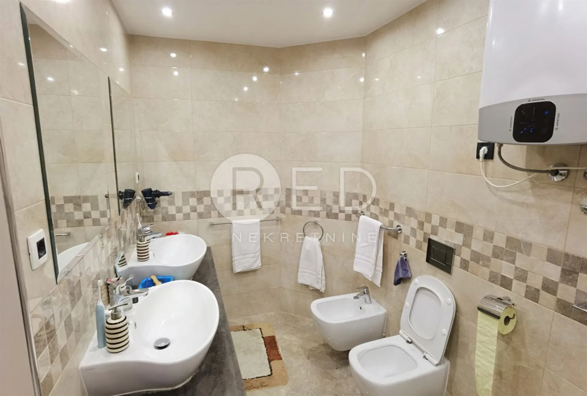 stan 5 metara od mora, 216 m2 - privlaka, zadarska - slika 9