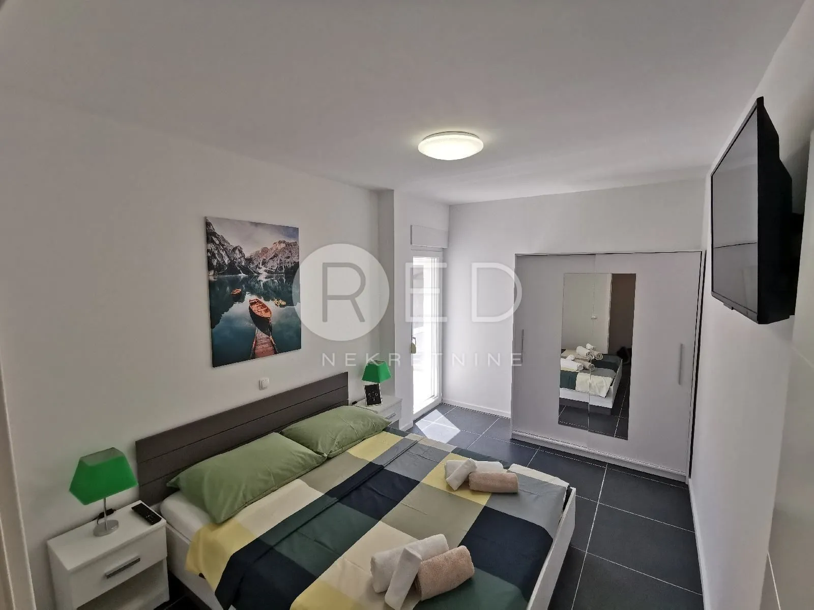 apartman u prizemlju 300 m od mora - vinjerac, zadarska - slika 2
