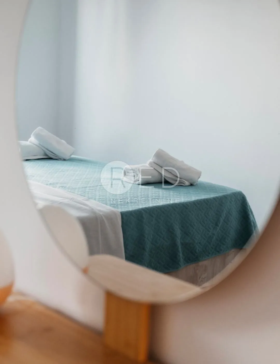 mandre kuća 275 m2/ 4 apartmana - slika 4