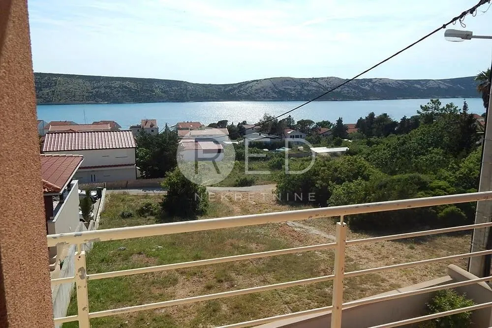 kuća sa 7 apartmana u staroj novalji - slika 4