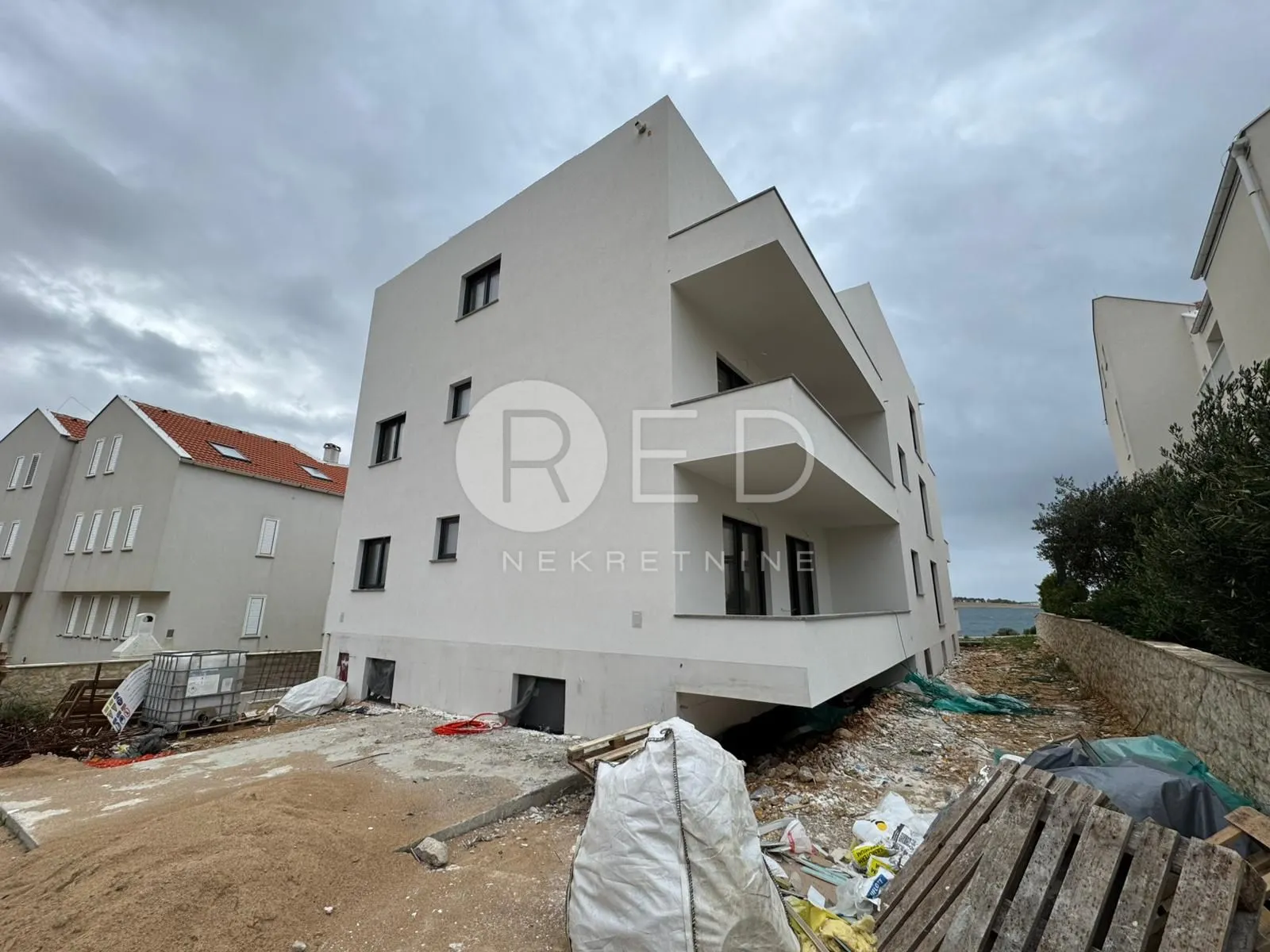 1. red do mora-povljana- apartman visoko prizemlje - slika 12