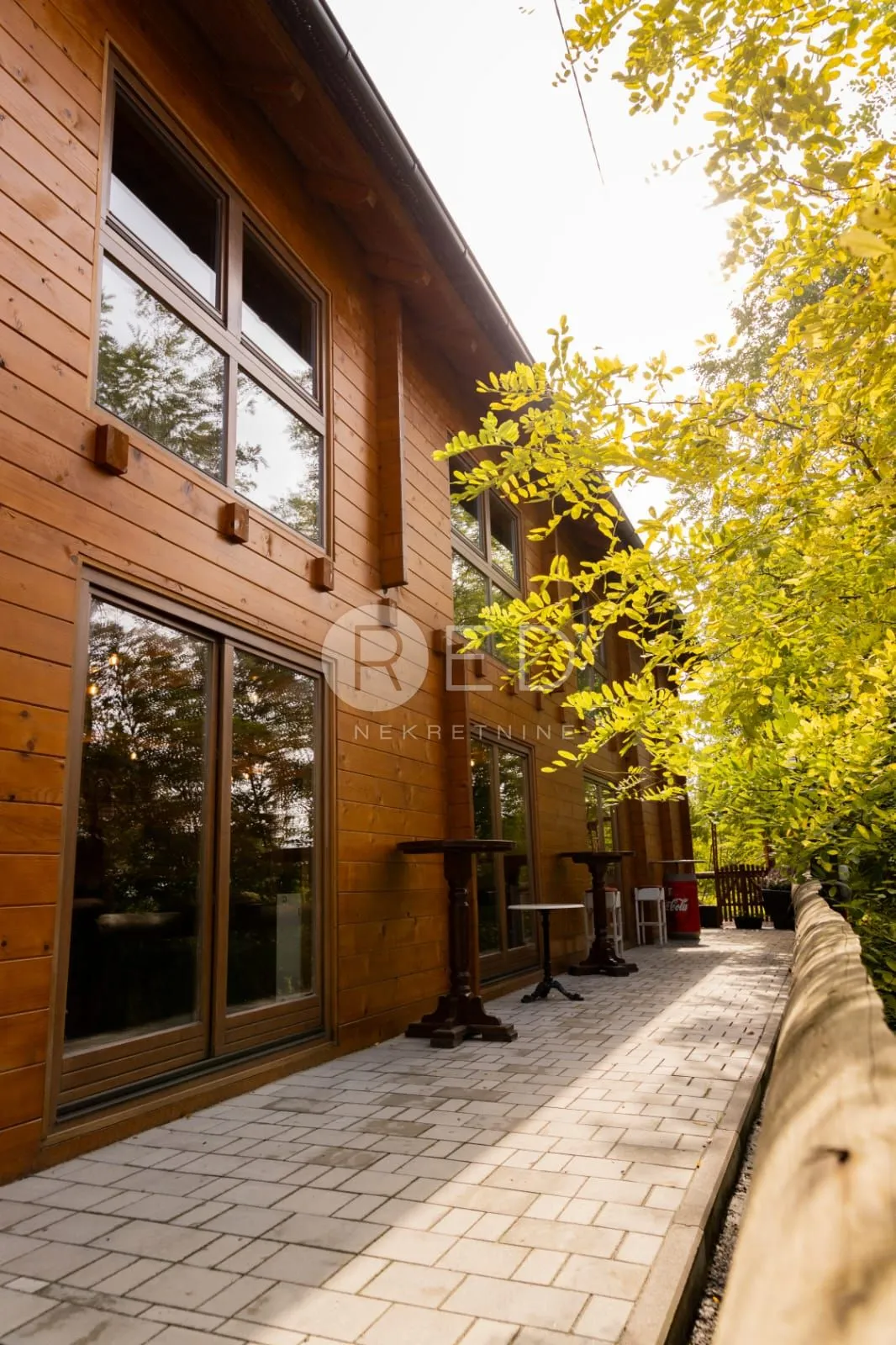 Resort u Baranji - Batina - prodaja tvrtke sa nekretninama - Batina, Draž