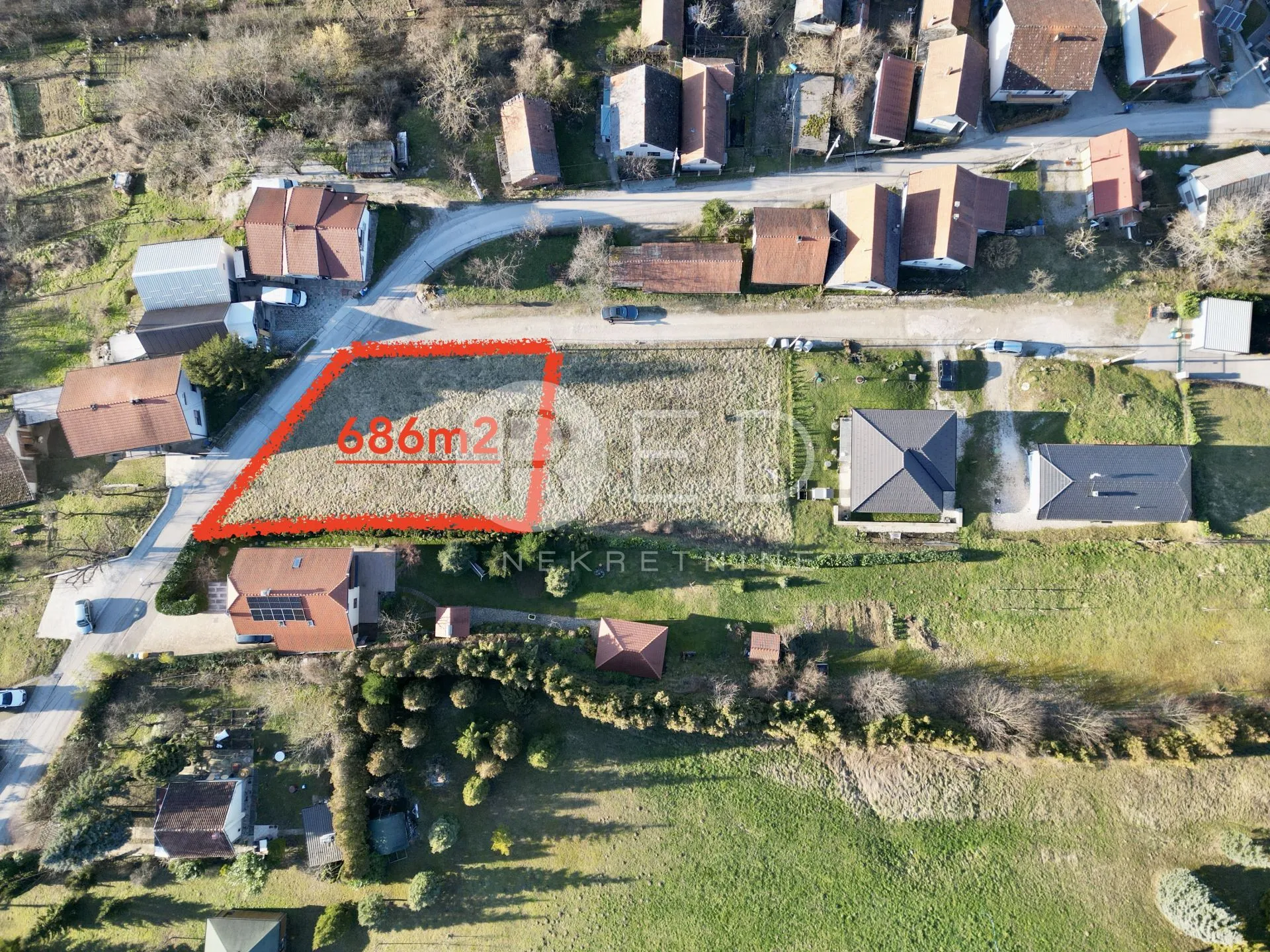 sveta nedelja građ zemljište 686 m2 - slika 2