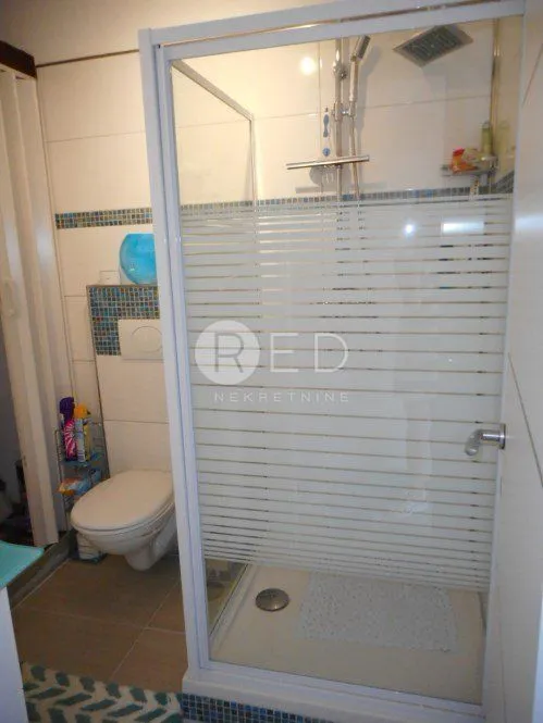 zadar kuća 6 studio apartmana s bazenom - slika 14