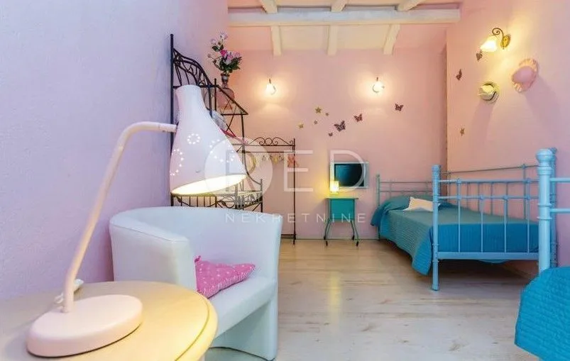 otok krk, okolica dobrinja - predivna adaptirana starina, 170 m2 - slika 15