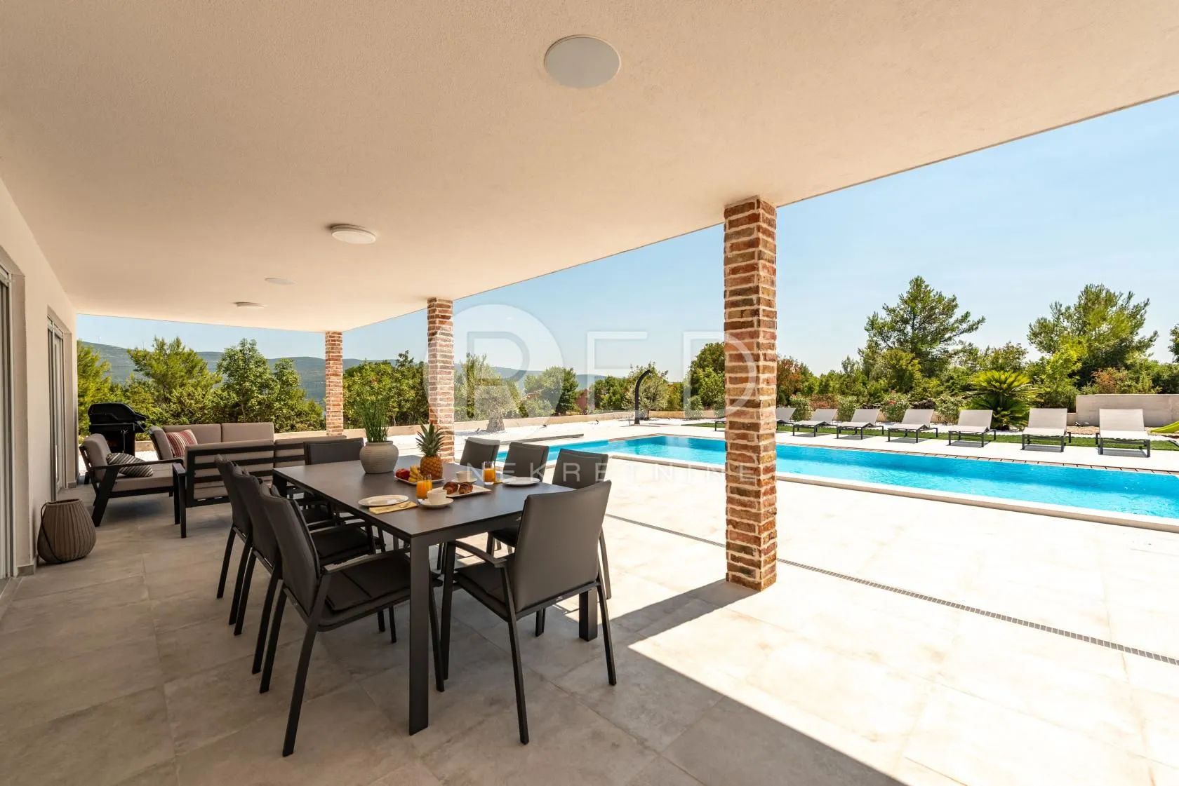 prekrasna vila s bazenom i 4 spavaće sobe - pridraga, zadarska - slika 21
