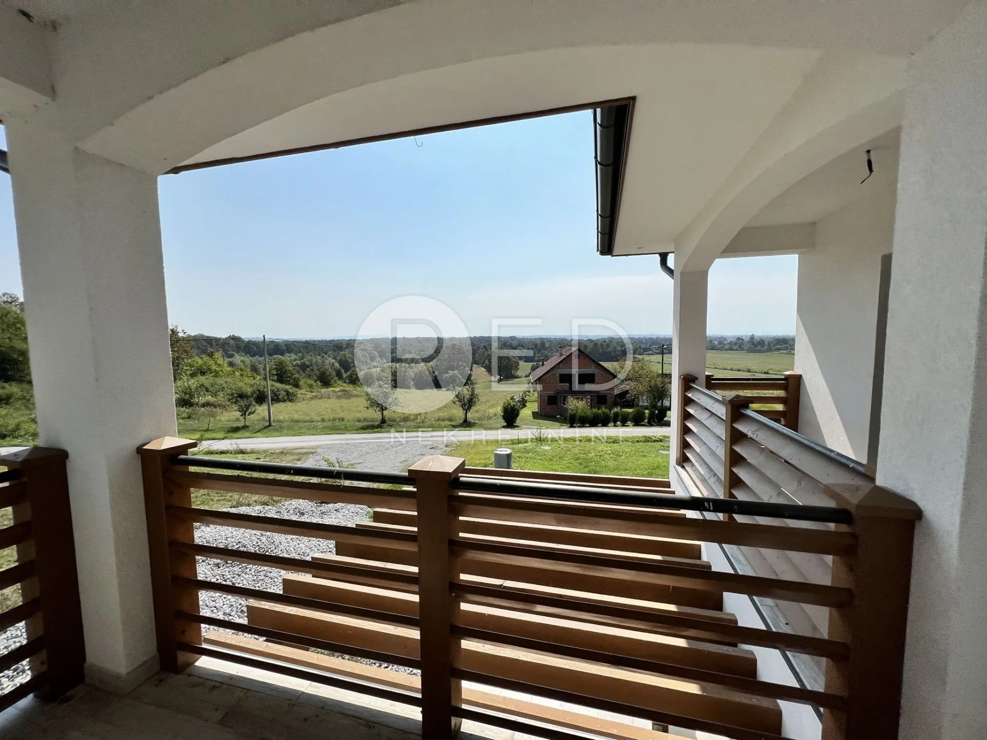 prodaja luksuzna kuća zbjegovača - slika 18