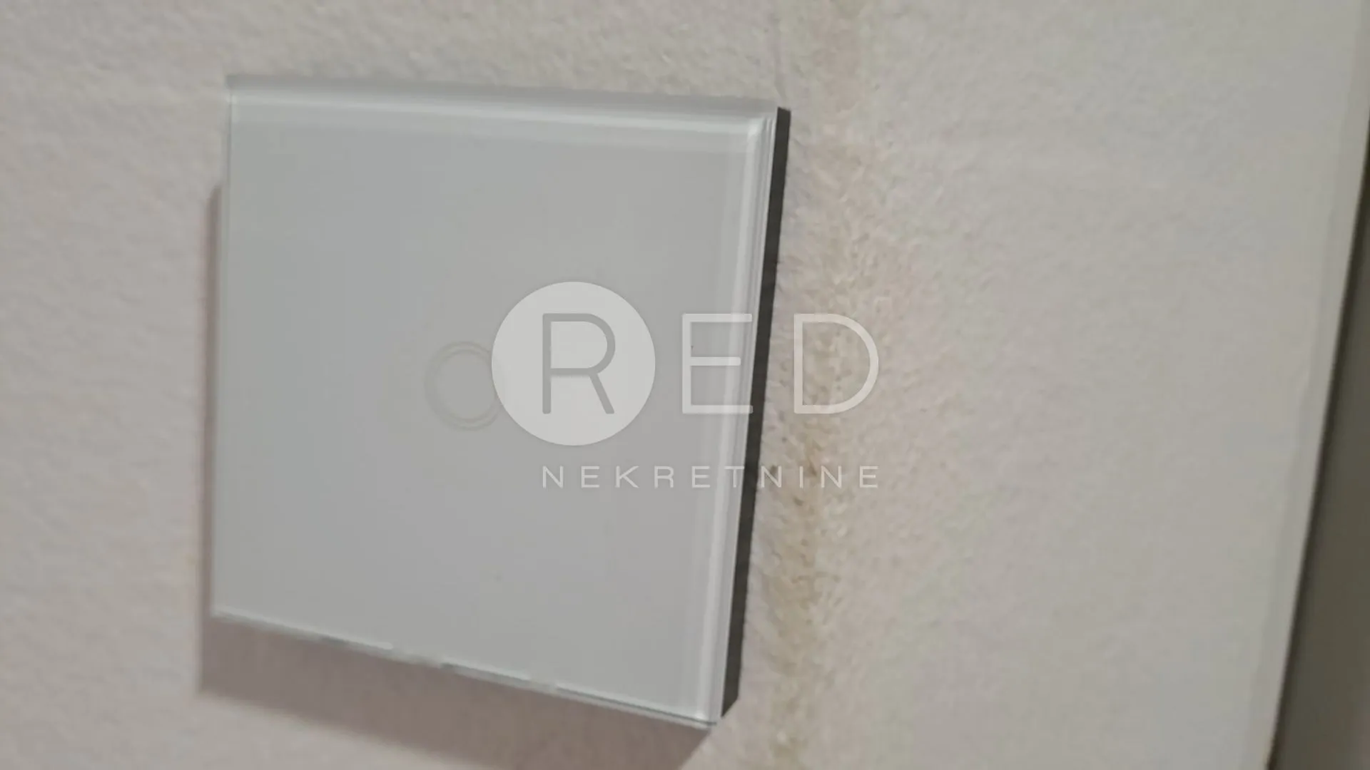 sl.brod stan centar 90m2 3.kat lift - slika 17