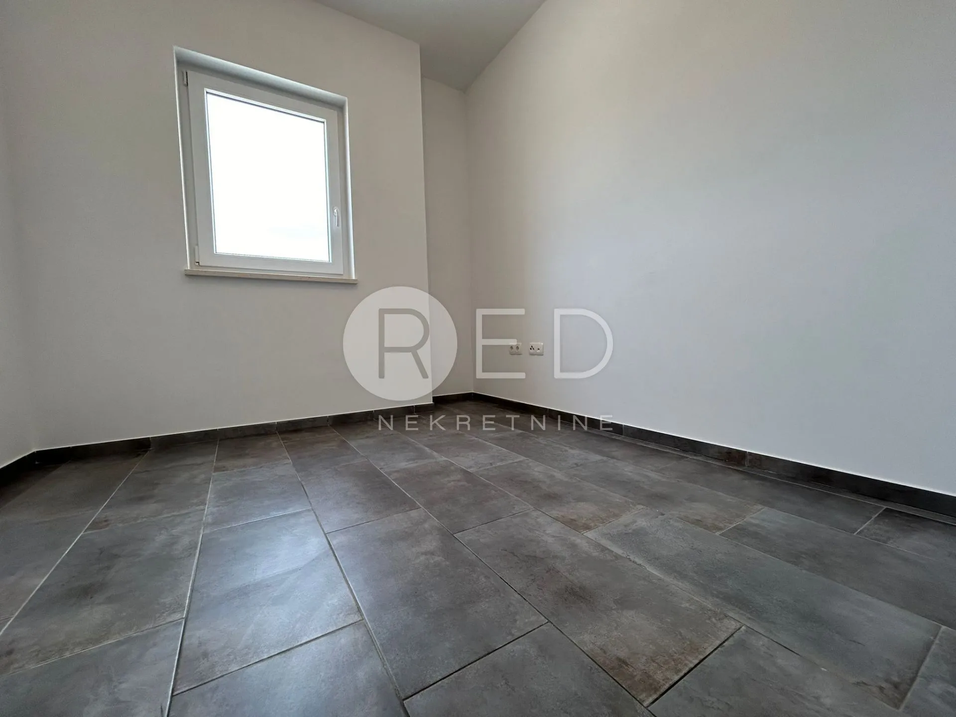 apartman u blizini mora na prodaju na katu - privlaka - slika 6