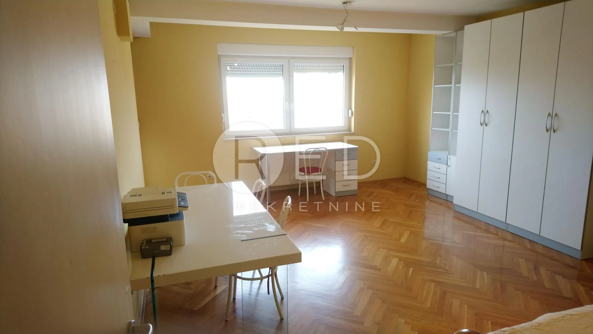 prostrani stan 178 m2 - centar grada - slika 5