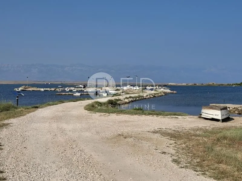 prodaje se građevinsko zemljište uz more, privlaka (zadar) - slika 9