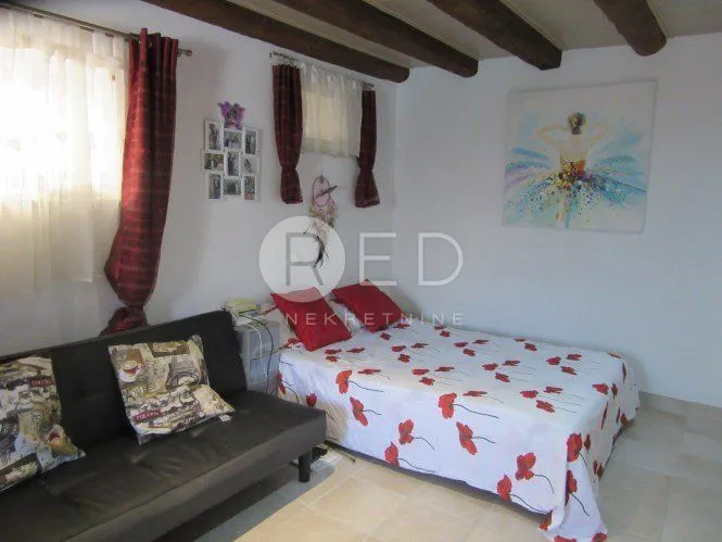 zadar kuća 6 studio apartmana s bazenom - slika 8