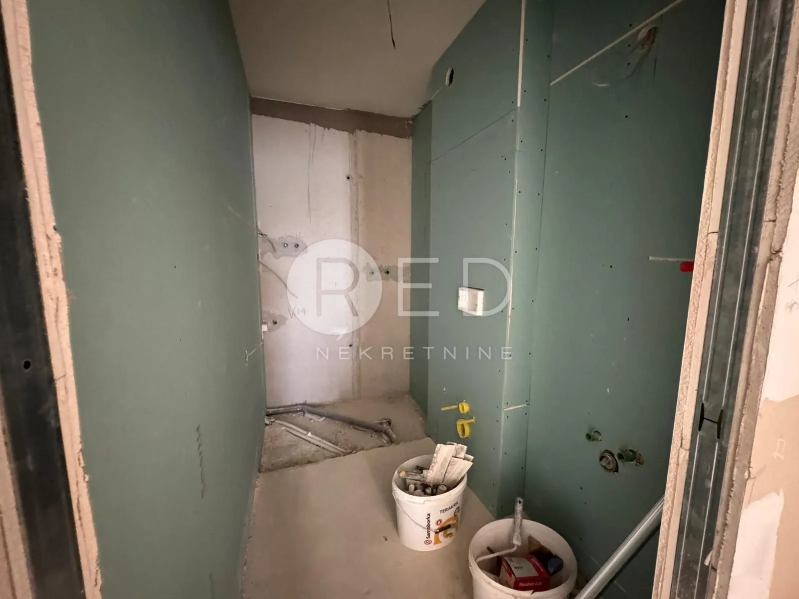 1. red do mora-povljana- apartman visoko prizemlje - slika 10